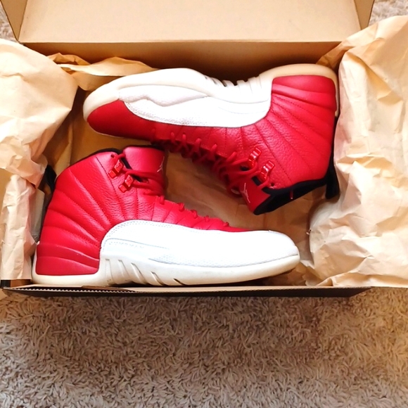 EUC Air Jordan 12 Retro Size 8 Red / White - Picture 16 of 16